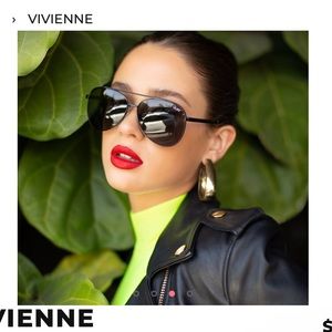 *NWT* QUAY VIVIENNE black/smoke aviators